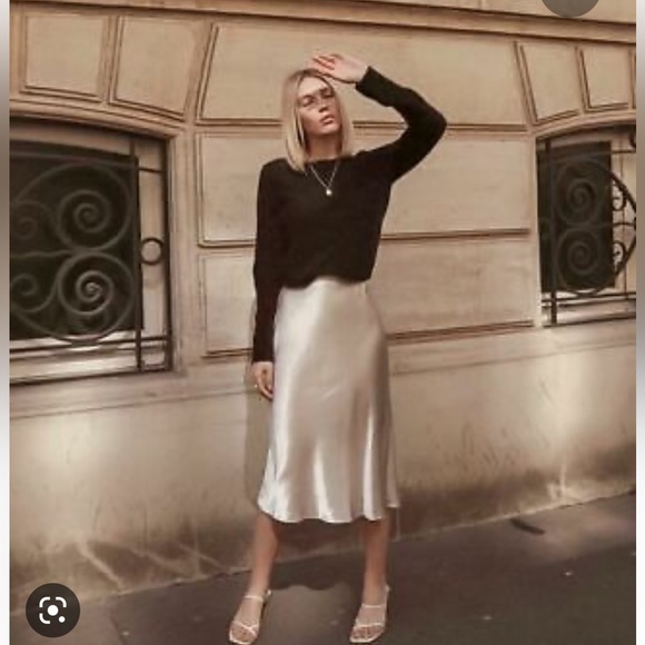 NWT* Babaton Aritzia Slip Midi Skirt - Picture 2 of 10